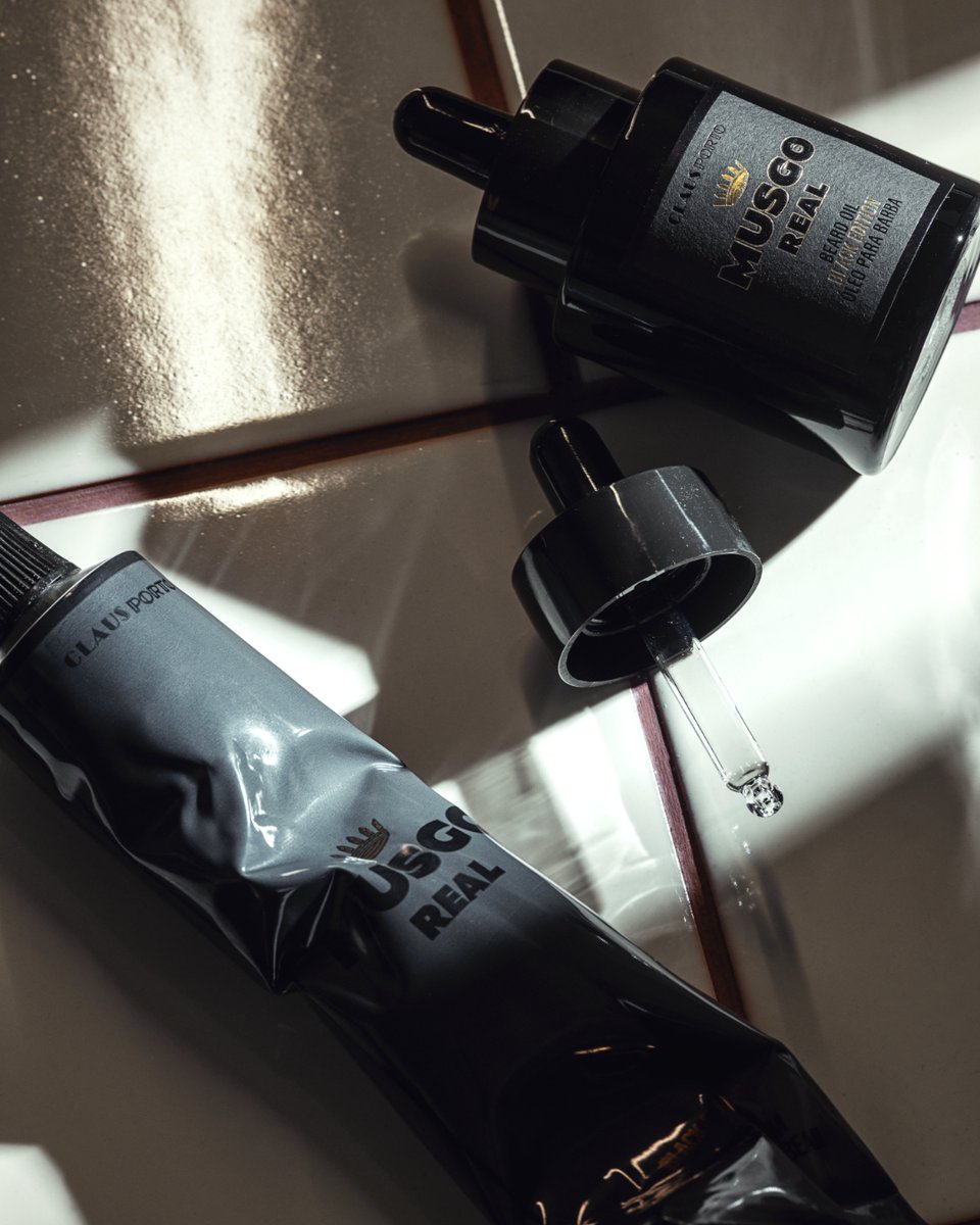 Fendrihan's tweet photo. Enjoy the scents of vetiver, cedar, patchouli, tonic, juniper, lemon, and bergamot with Musgo Real's Black Edition.
Available here: https://t.co/MhJw9pAHmB
#mensgrooming #mensstyle #mensshaving #mensskincare #mensfragrances #MusgoReal #ClausPorto #madeinPortugal #Fendrihan https://t.co/u9JsciGrTG