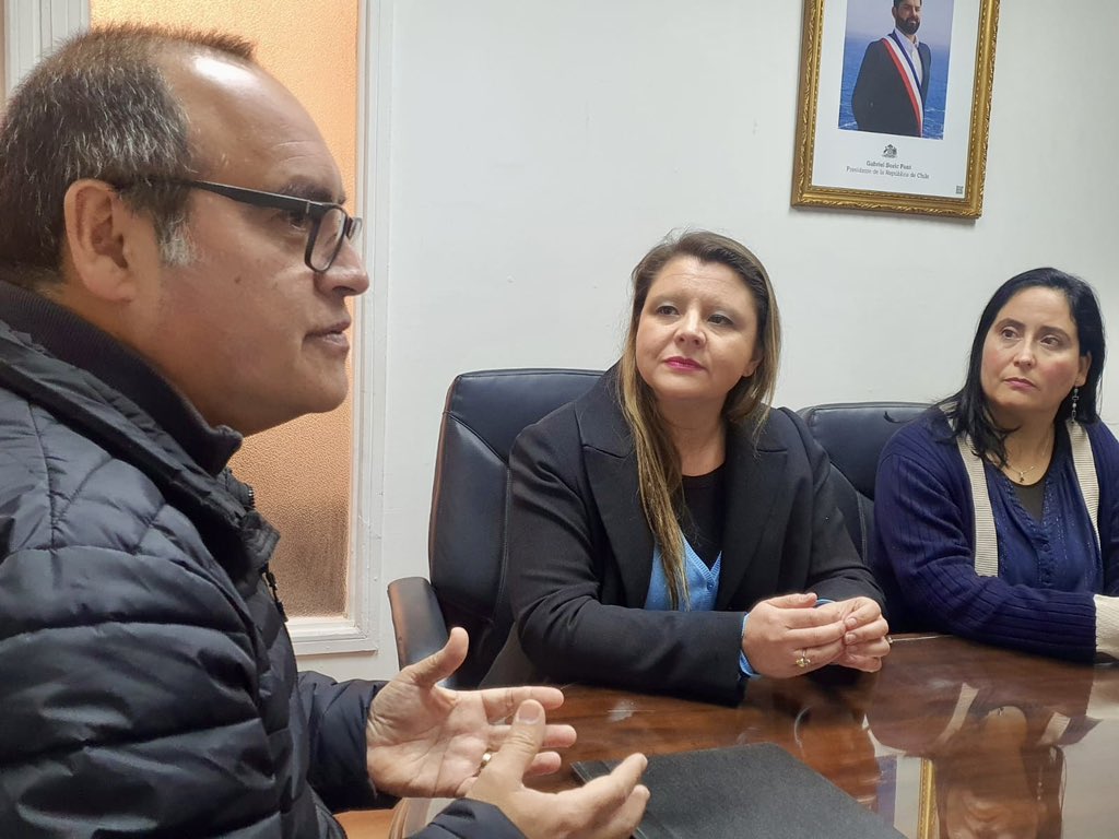 JUNJI_Chile's tweet image. 📍¡Ya estamos en @JUNJI_OHiggins! 
👉🏻 Vicepresidenta @trivino_m sostuvo una provechosa reunión junto a Delegado Presidencial Regional, Fabio López y seremi de Educación, Alyson Hadad. En la reunión, también nos acompañó la directora regional de JUNJI, Marjorie Alzamora.