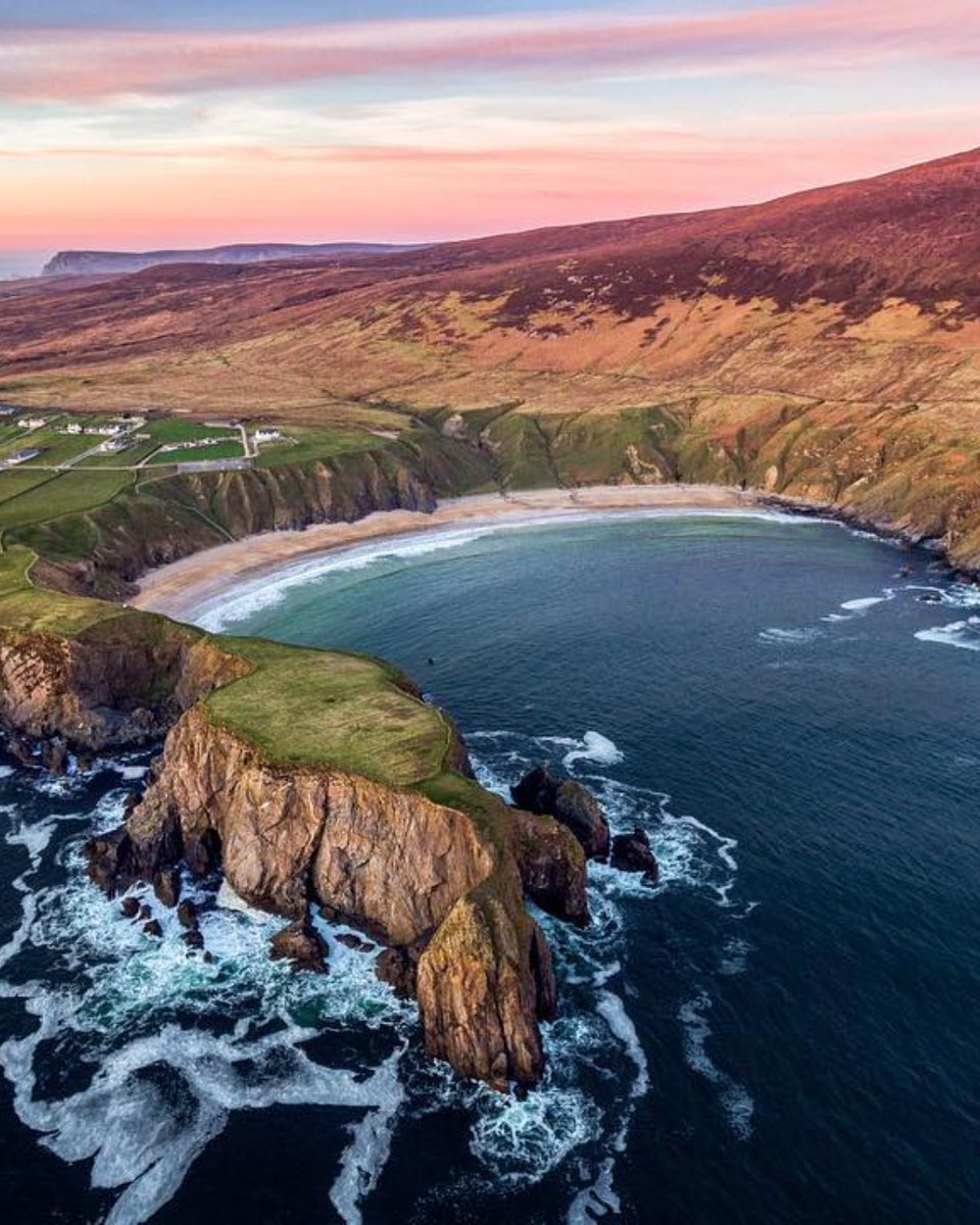 wildatlanticway's tweet photo. Results are in! 👀 Here are the top 4 beaches along the #WildAtlanticWay, according to you 👇

1. Silver Strand, Donegal
2. Enniscrone Beach, Sligo
3. Dog's Bay, Galway
4. Inch Beach, Kerry

Did your favorite make the list? 🏖

📸 garethwrayphotography [IG] https://t.co/Z93mYmVQNv