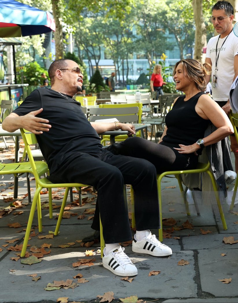 NBCSVU_fans's tweet photo. THIS PIC!! 💥 @FINALLEVEL https://t.co/AKpGDgPpPO