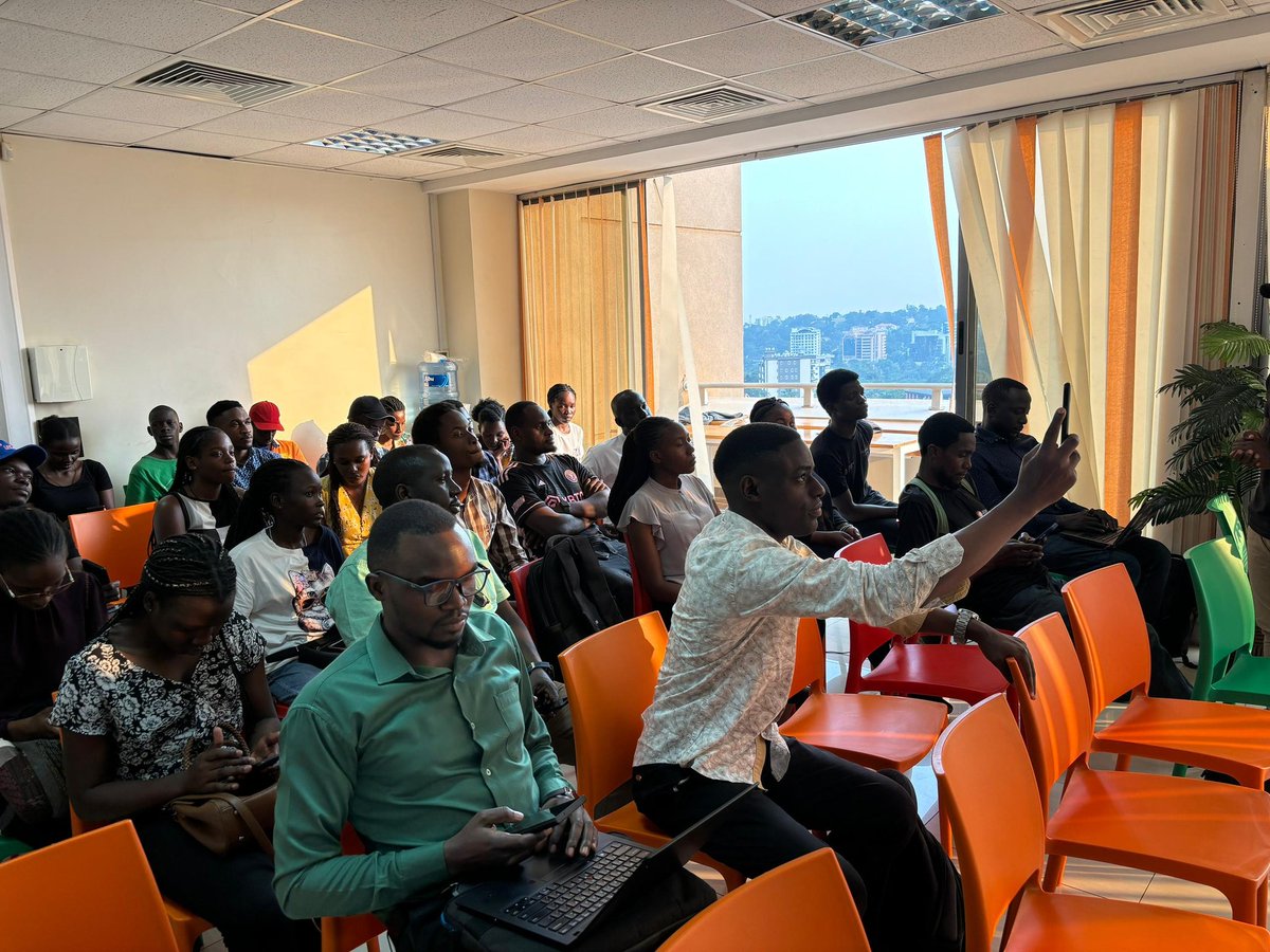 Let's talk about expanding your horizons and investing in other countries as small startups. #BuildWithAT #WeLoveNerds