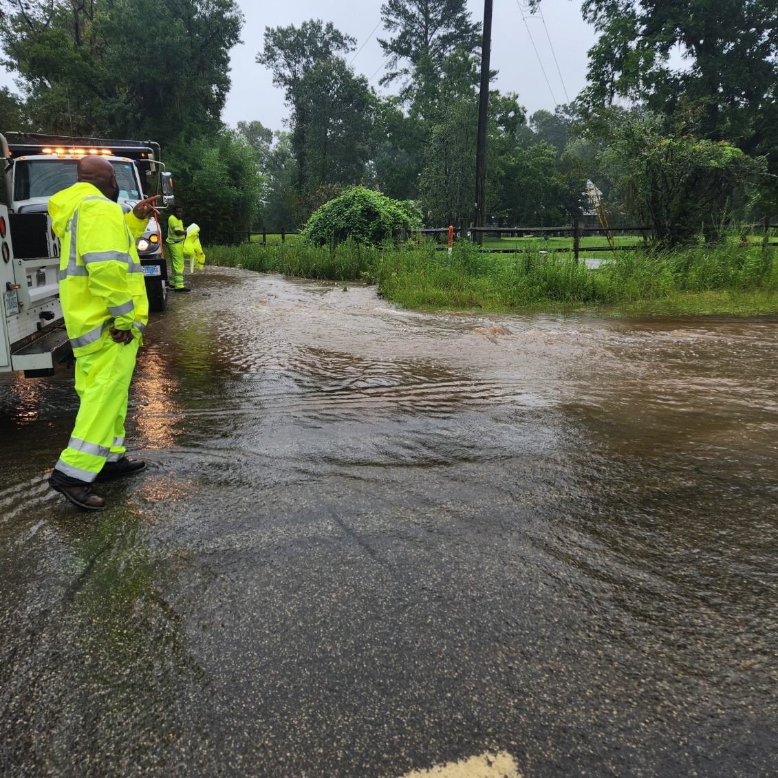 TRAFFIC ALERT: Highway 174 at Old Jacksonboro Road in Adams Run is shut down due to severe damage to the road from the storm. Drivers need to avoid the area. #CHSnews #TropicalStormDebby #chswx
