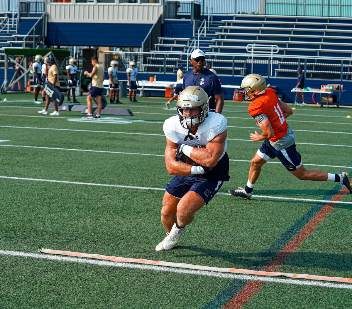 NavyFB's tweet photo. on a tuesday 

#GoNavy | #RollGoats https://t.co/HdZUENeL5C