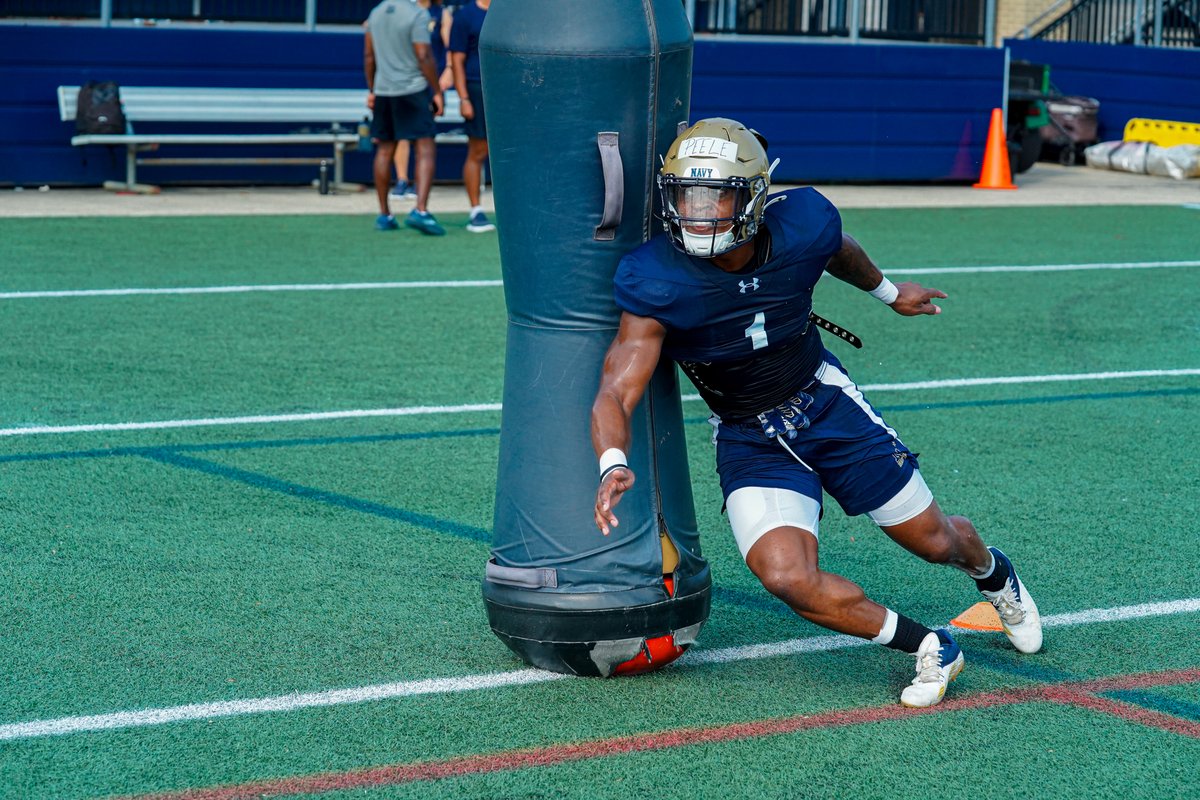 NavyFB's tweet photo. on a tuesday 

#GoNavy | #RollGoats https://t.co/HdZUENeL5C