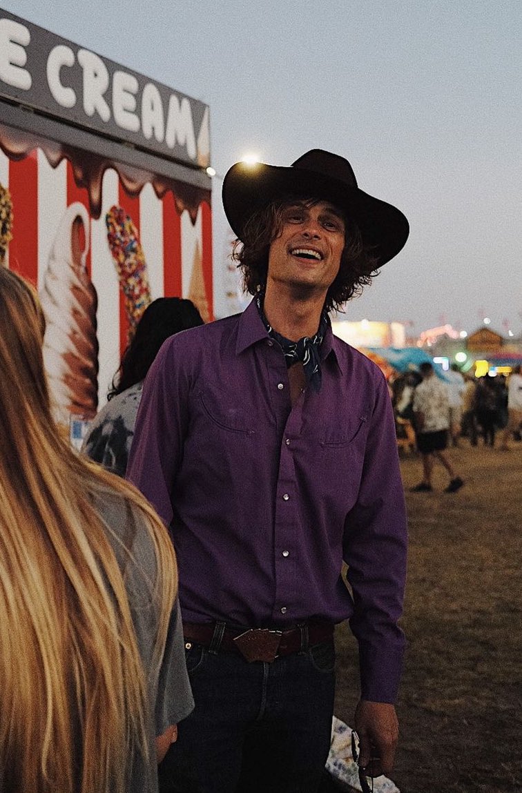 didn’t think I’d wake up to him serving cunt at a california county fair but here we are
