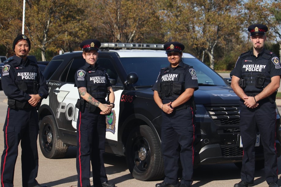 We are now accepting applications for our Auxiliary Officer program. Want to volunteer &amp; make a difference in your community? Join the NRPS Auxiliary Program today!

Visit our websitefor more information and to submit your application. 
niagarapolice.ca/en/careers-and…