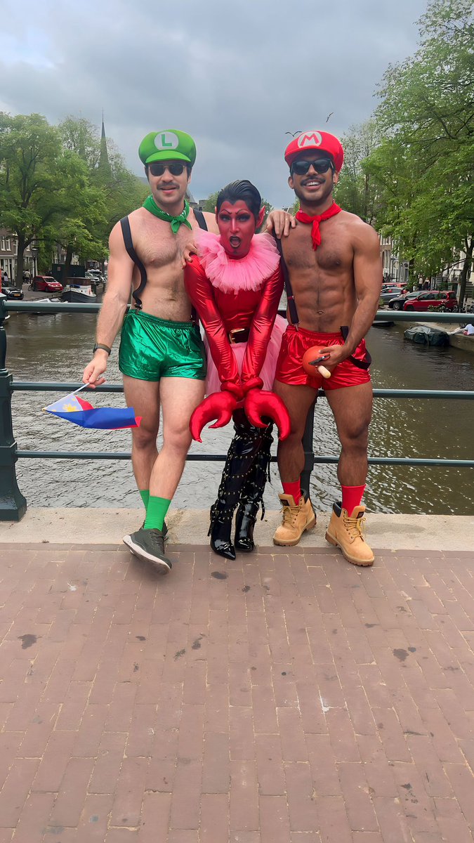 MarkPilipinas's tweet photo. With the Amsterdammers buoyzzz!!! And as HIM from powerpuff girls. 
#Amsterdam #Netherlands #fypageシ #cosplay #pride https://t.co/xYUs3DuRUu
