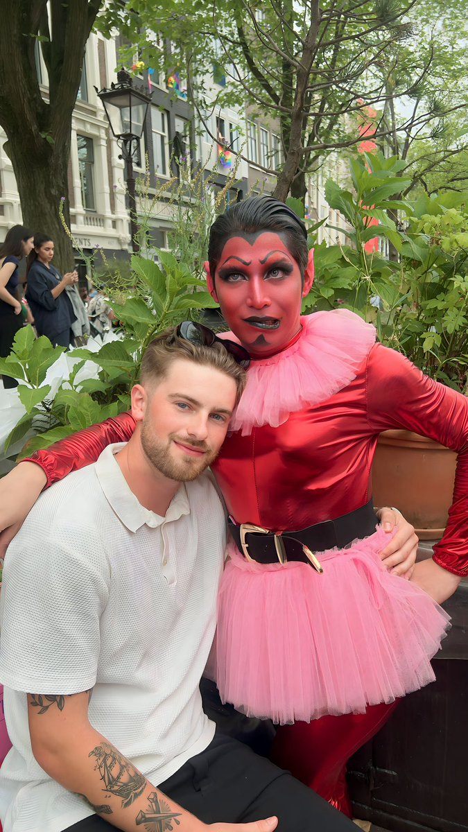 MarkPilipinas's tweet photo. With the Amsterdammers buoyzzz!!! And as HIM from powerpuff girls. 
#Amsterdam #Netherlands #fypageシ #cosplay #pride https://t.co/xYUs3DuRUu