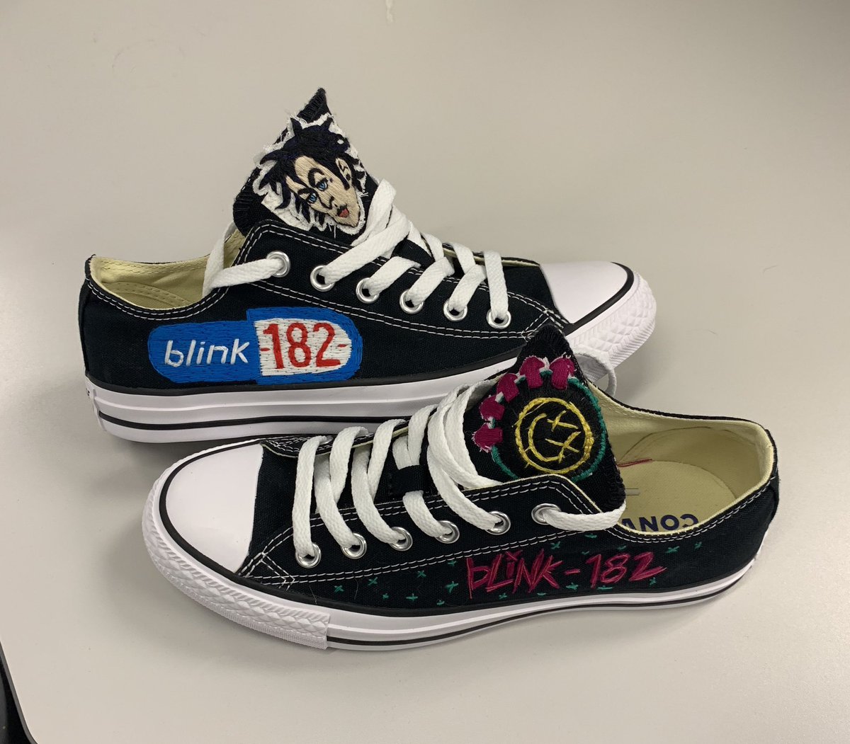 SeeingRed182's tweet photo. TIME TO BUST OUT THE SHOES

@blink182 tomorrow for the 11th time! Milwaukee bound tomorrow afternoon! 
@markhoppus @travisbarker @tomdelonge #blink182 https://t.co/RezRw4ygj3