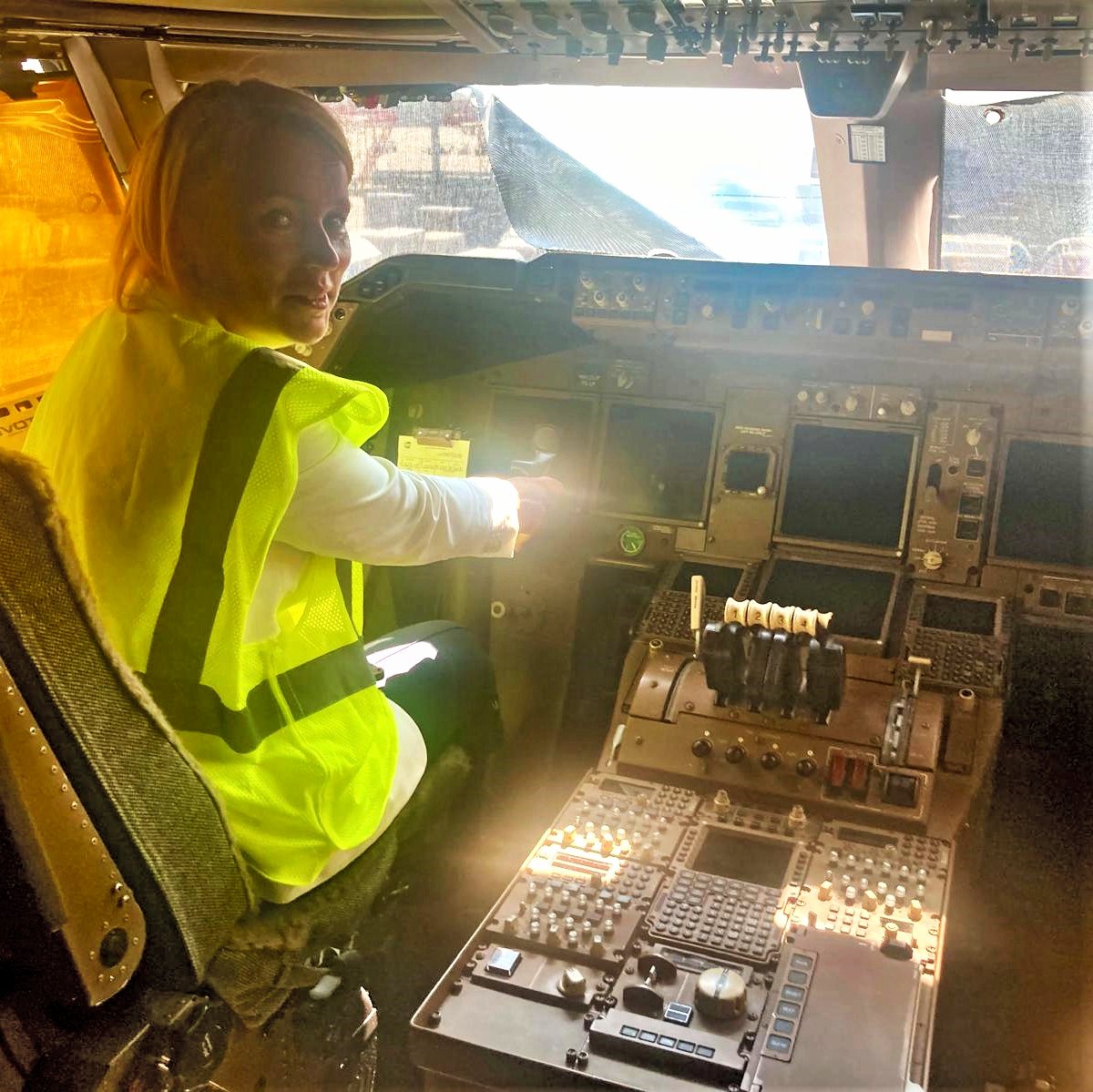 EUAmbUS's tweet image. An impressive visit to @UPS in #Kentucky to learn about its 5.2 million sq. ft. Worldport facility. It processes 416,000 packages an hour &amp;amp; delivers to 220 countries and territories around the world. The EU-US #trade relationship is nothing without efficient shipping partners.