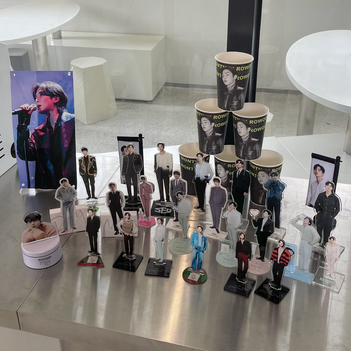 kro_oin's tweet photo. 생일 축하햇더요 . . . ෆ
36도에 생일카페 가는건 진짜 사랑이다 석우야 . . .

#햅삐_로운데이
#HBD_ROWOON https://t.co/SFMdpuDFaF