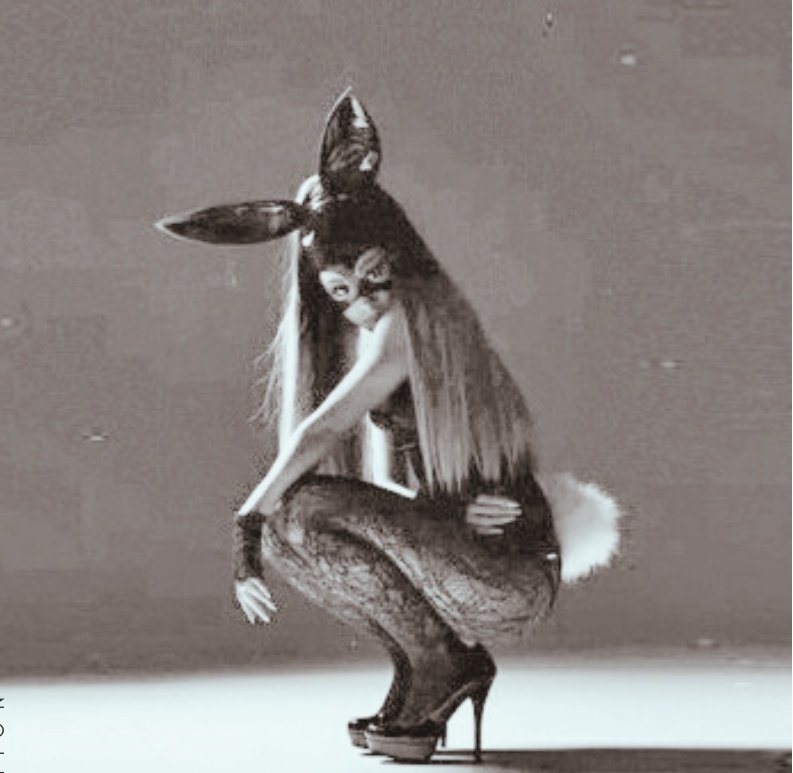 honeyybiggs's tweet photo. 3000 days, this amazing album was released. Forever will be iconic!! 🐰🖤 https://t.co/A9BgCEvURq