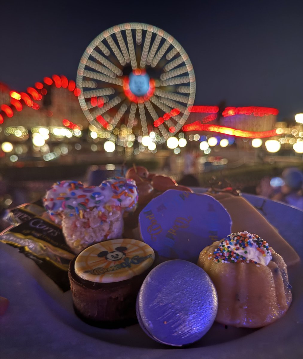 imdanielholt's tweet photo. So about last nightโฆ๐
#Disneyland #WorldofColor #DessertParty https://t.co/jC6AbBi5Qz