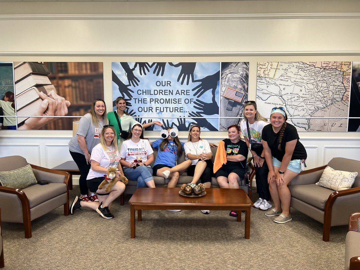 They lead, we succeed! Team Orange is at the TISD Admin Building <a href="/TISDDPES/">Decker Prairie Elementary</a> #DPEScougarhunt #hometownteam