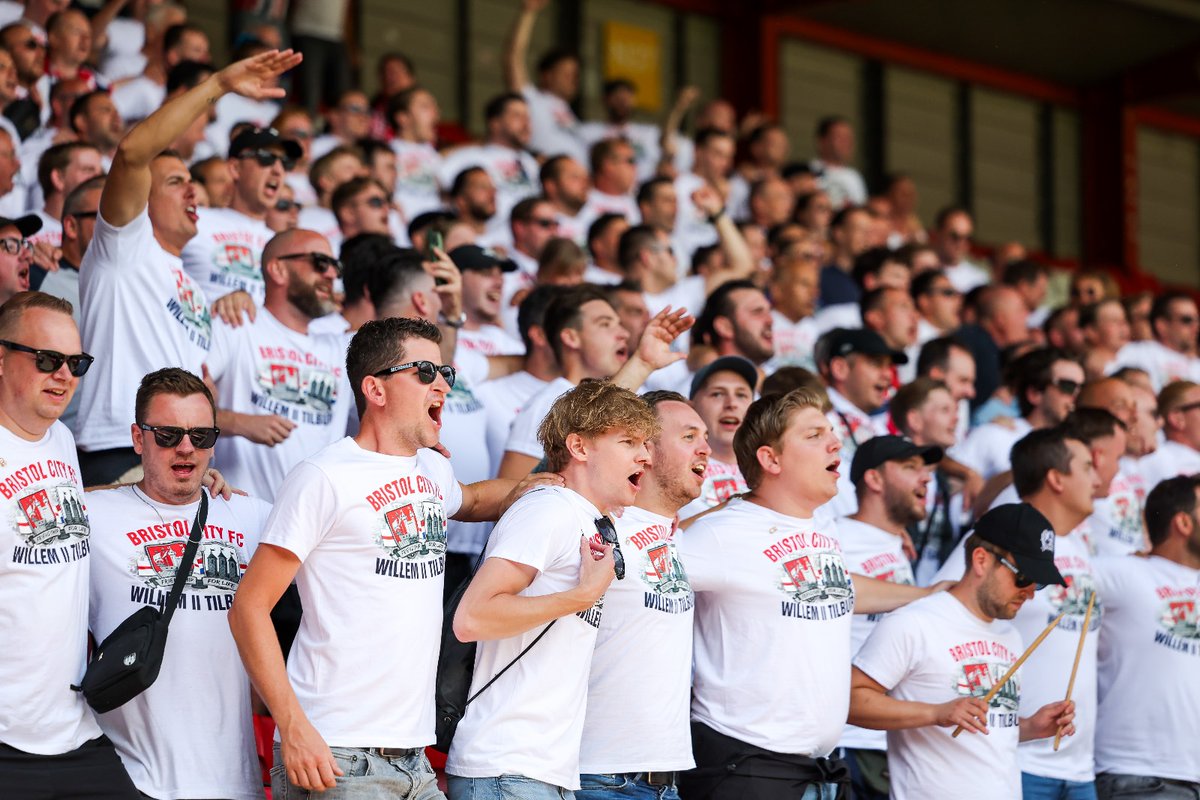 Section_82's tweet image. Last chance to order..!

Limited sizes &amp;amp; quantities remaining of the Friendship for Life T-shirts..

Order here, whilst stocks last..

section82.co.uk

❤️🤍 🤝🏼 ❤️🤍💙