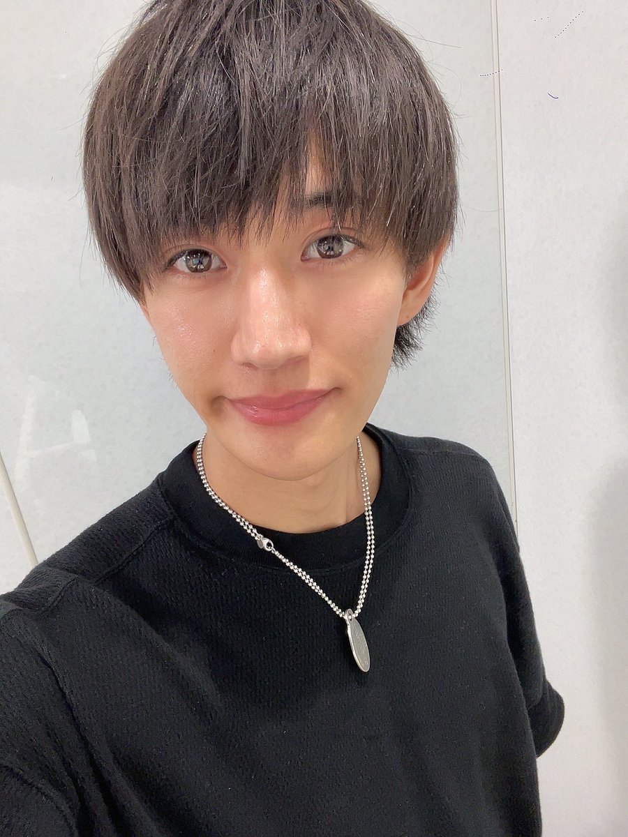 FOR_ACE_2023's tweet photo. みんなおはよー！
明日は川崎ルフロンでライブです！
みんな遊びに来てください😜✨

#フォーエース https://t.co/Zrs6qq5RRI