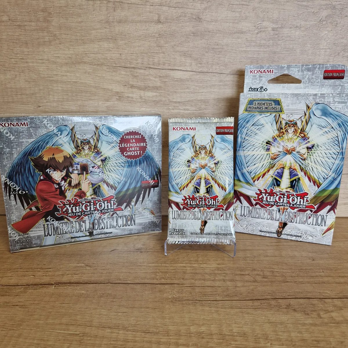 tradingcardsxxx's tweet photo. Un vent de nostalgie souffle avec l'emblématique réédition de l'extension Lumière de la Destruction.
Composé de 10 Ultimate Rare version 2004 et de Ange de Loyauté en Ghost Rare.
Pour en profiter, direction le site.
https://t.co/l5DjjvdKny
#lodt #yugiohfr #yugiohcards #yugioh https://t.co/5u9JiFbJQH