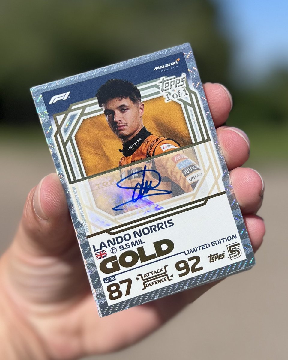 Topps_UK's tweet image. You could #WIN this one of a kind @LandoNorris Topps autograph card by simply posting your favourite cards from this seasons F1® Turbo Attax collection in the most creative way you can think of with the hashtag #THERACEISON 

Then confirm your entry at topps.me/theraceison -