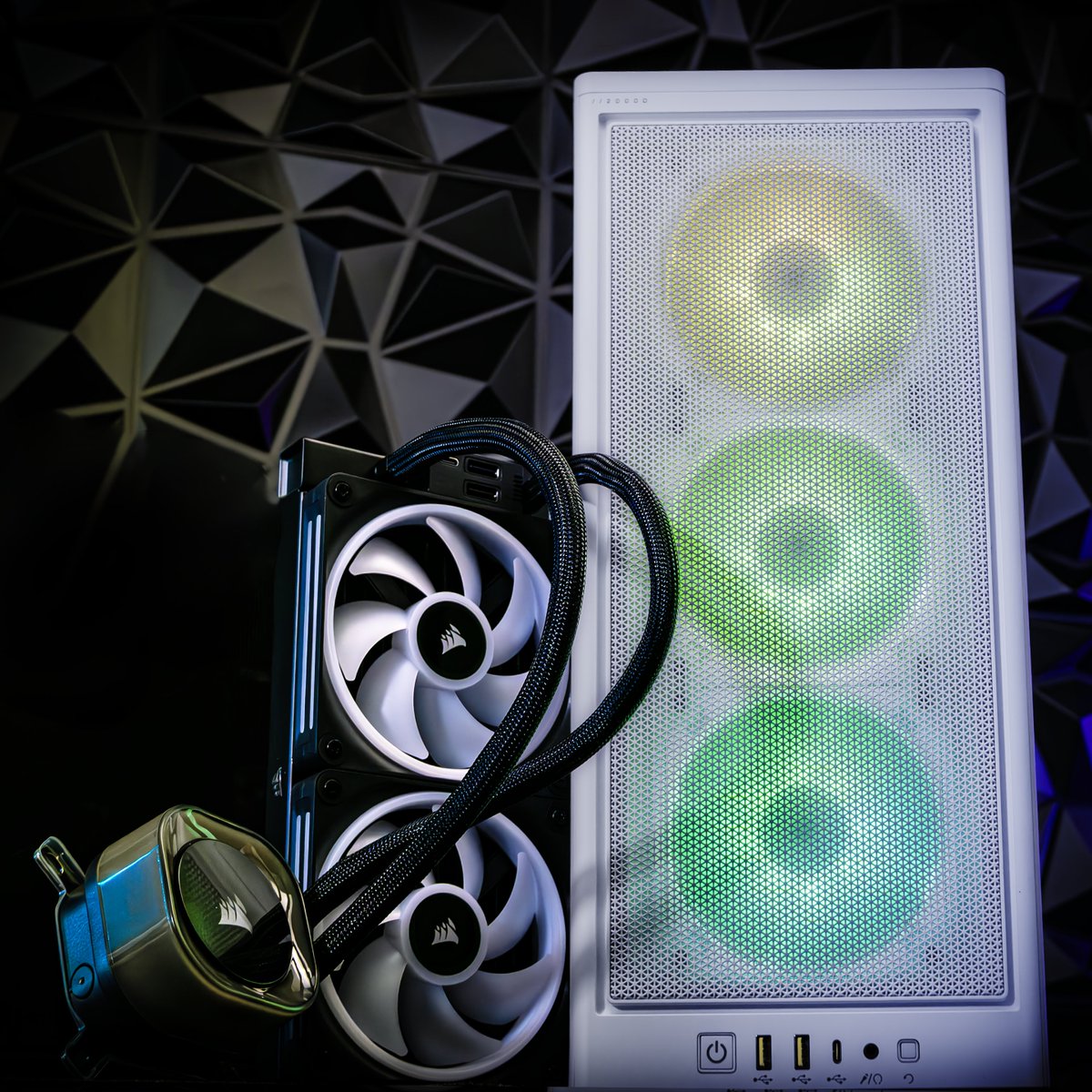 awdit's tweet image. Some of the best deals you will ever see! 🤯

Corsair iCue 4000X RGB Tempered Glass + Corsair iCue Link H150i 360mm RGB AIO for only £75!! 🤯

These will sell out FAST! Don't miss out.

SHOP NOW&amp;gt; tinyurl.com/22zr3a8k

#desktoppc #gamingrig #pcgaming #custompc #battlestations