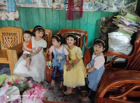 PacifistRiaz786's tweet photo. These all children belong from a single family, Maungdaw, Maung Ni village ๐ญ๐ญ๐ญ
#Rohingya
#savetherohingya
#UN
#Maungdaw
#stopgenocideinmyanmar https://t.co/NVqKpreiIQ
