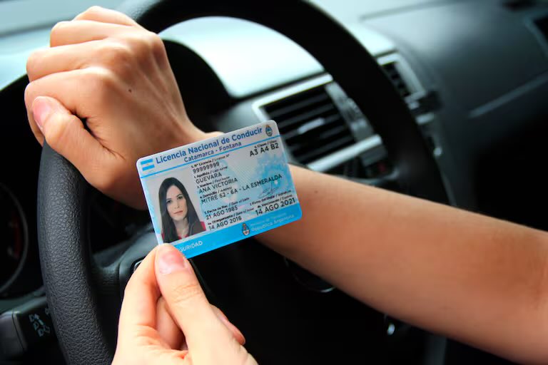porqueTTarg's tweet photo. “Licencia”

Porque el Gobierno eliminará el vencimiento en las licencias de conducir: lo anunciará en dos semanas. https://t.co/swdjcNOpCY