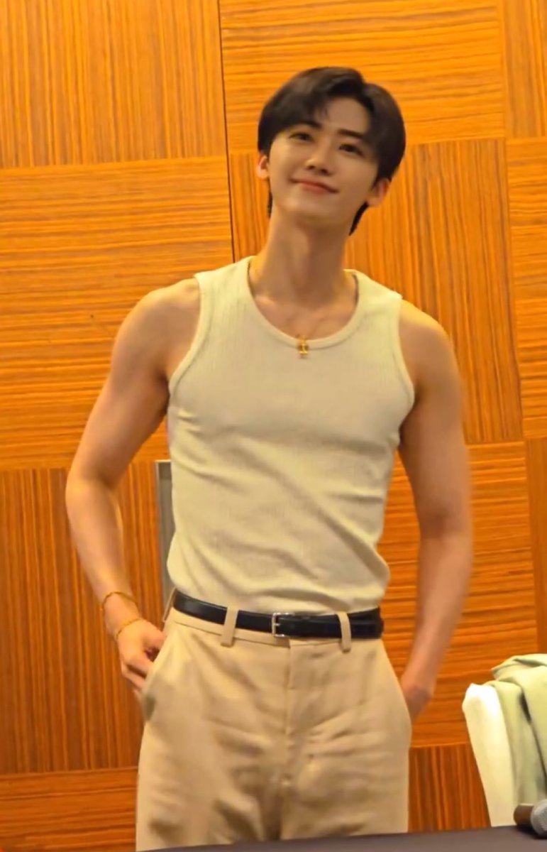 NJM__file's tweet photo. WHAT THHHE FUCK JAEMINNN???????? https://t.co/sRTMHjSbgK