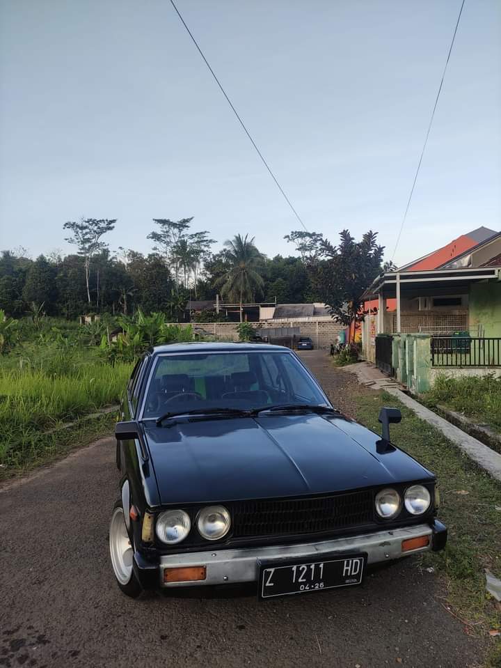 Suka Mobil Tua tweet media