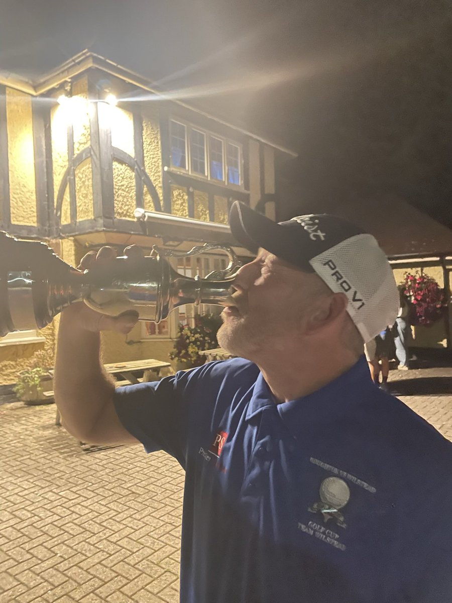 HouWilGC's tweet photo. Team Wilstead celebrating the win at The Red Lion 🏆 ⛳️ 🍻 https://t.co/miqz56RFHQ