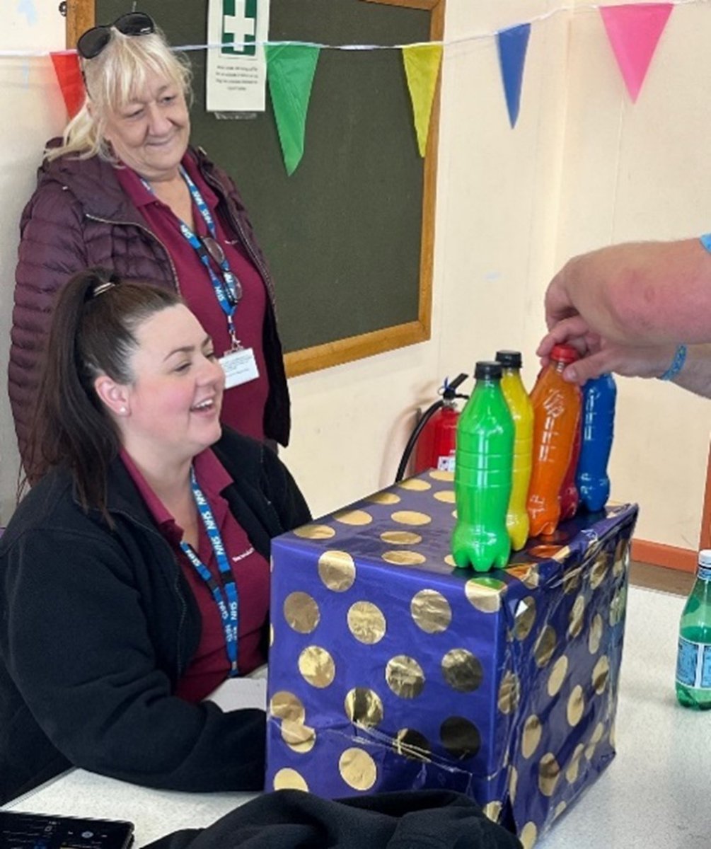 Last month, a fun day was held for our patients at Brooklands Hospital ☀🥳 There were a variety of activities to take part in (most of these were built by patients themselves) and a football decorating competition! ⚽

Read the full story at: covwarkpt.nhs.uk/index.cfm?page…