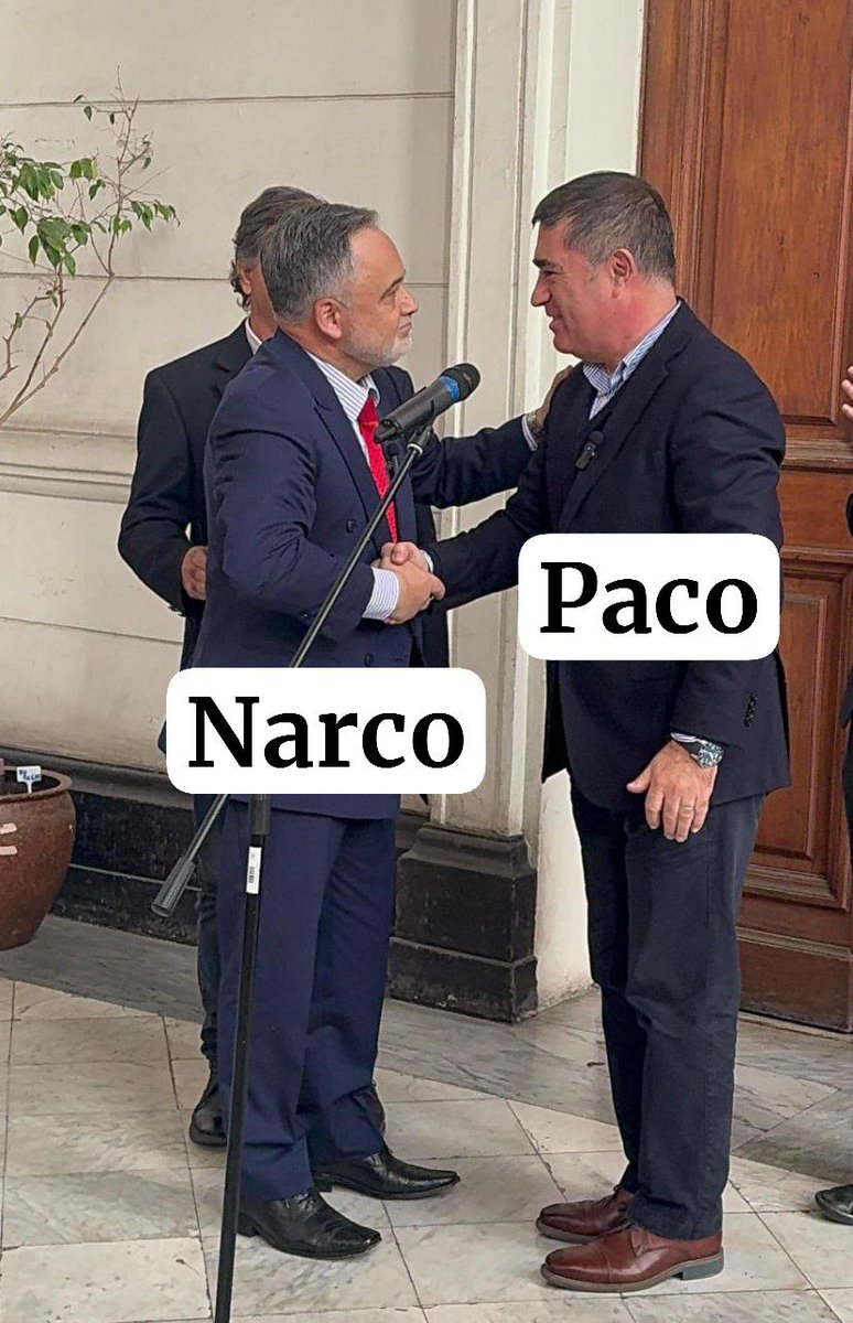 hijodeLarrain's tweet photo. En familia https://t.co/RhOJOZGCBD