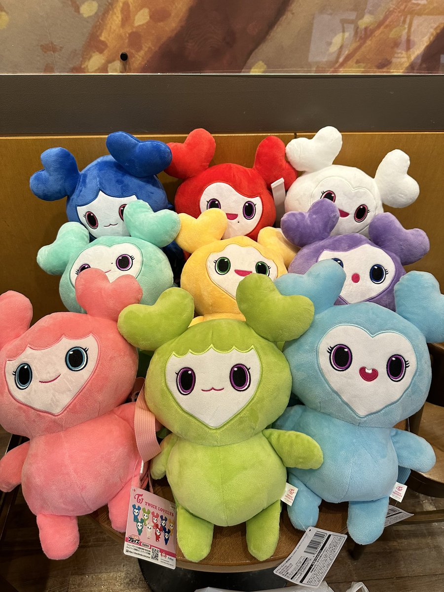 TWICE9_0's tweet photo. 全員お迎えすることができました👏🏻✨
朝から行ってがんばりました！

#TWICE
#GiGO https://t.co/7a1AY6Dw77