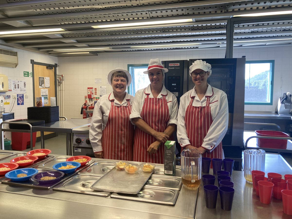 TideyClaire's tweet photo. We would like to thank our amazing canteen staff here @foodandfunwales Roseheyworth Campus for taking care of us for the last 12 days. Providing us all with yummy, balanced meals every day! @ALC3to16 https://t.co/fUGzst0hfQ