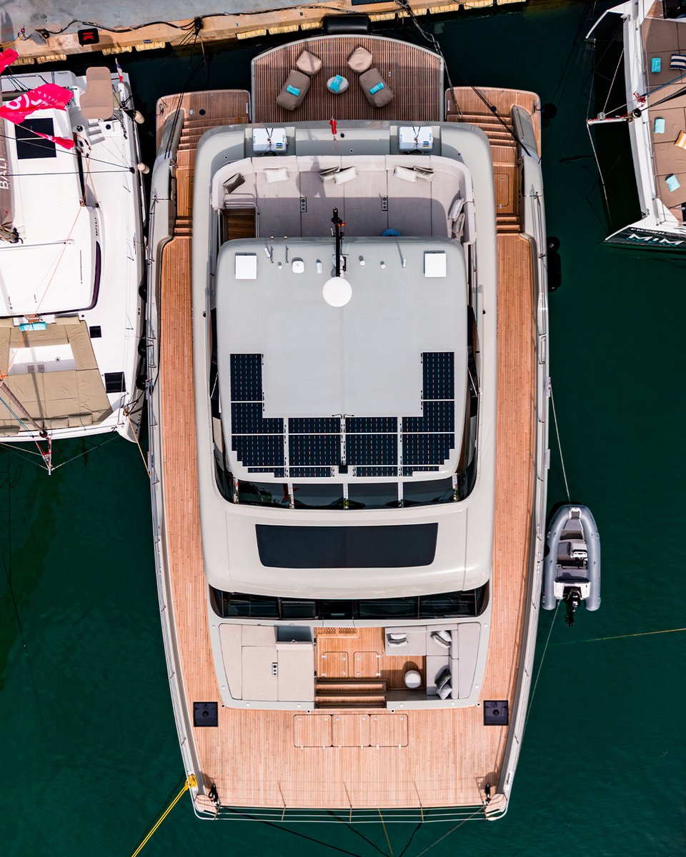 KChomka's tweet photo. 📸Work for @SunreefYachts 
Model: 70' Power.

Event: Palma International Boat Show '24

#sunreef #sunreefyachts #yacht #palma #mallorca #boat #show #aerial #dji #socilamedia #content https://t.co/MkJYsjm2l3