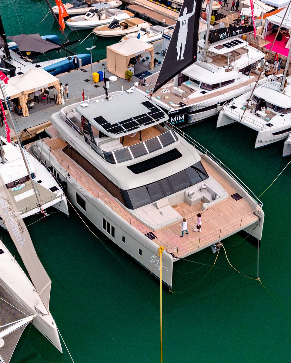KChomka's tweet photo. 📸Work for @SunreefYachts 
Model: 70' Power.

Event: Palma International Boat Show '24

#sunreef #sunreefyachts #yacht #palma #mallorca #boat #show #aerial #dji #socilamedia #content https://t.co/MkJYsjm2l3
