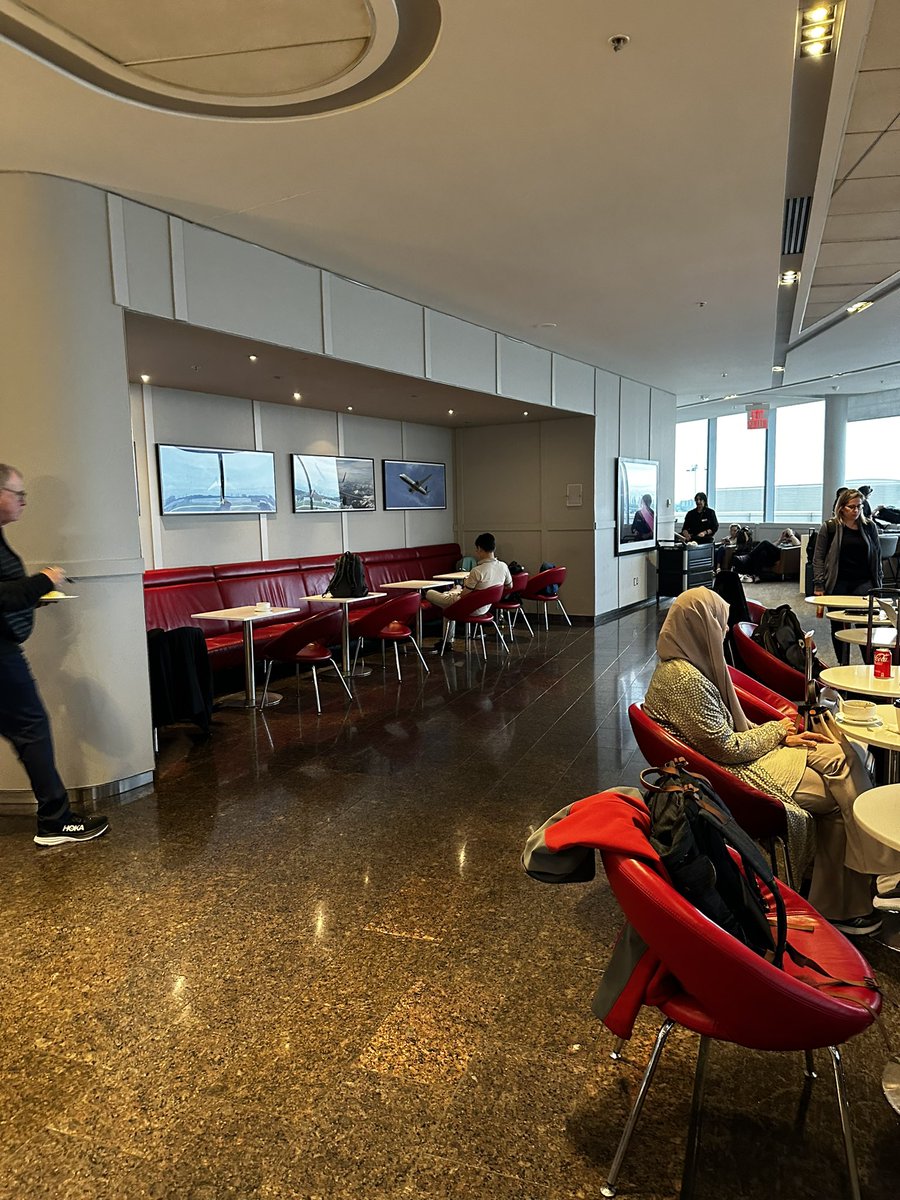 416Sunshine's tweet photo. Toronto Pearson #MapleLeafLounge -staff stating they’re at capacity and wait time 20 mins. More than 40 people leave and only 5-10 are allowed in, yet the lounge has tonnes of open space. Staff is rude and oblivious they’re clearly well below capacity. @AirCanada do better! https://t.co/W6JqANDn0H