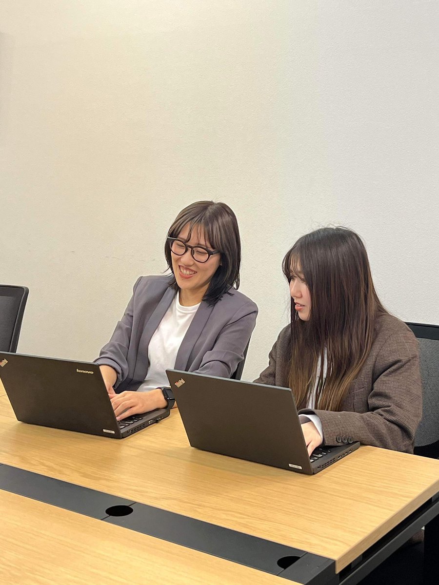zinzai_nonaka's tweet photo. 【採用枠拡大中！】
「女性専門」のITの会社です！
未経験OKな上、託児所完備でネイル・髪型・ピアスも自由みたい！☀️
今、エンジニア大量募集中みたいだから
気になる人は応募してみて～～！

▼応募詳細はこちら✨
https://t.co/SmRBptC8gB
#採用
#就職 
#転職 https://t.co/dMItnQ1t3a