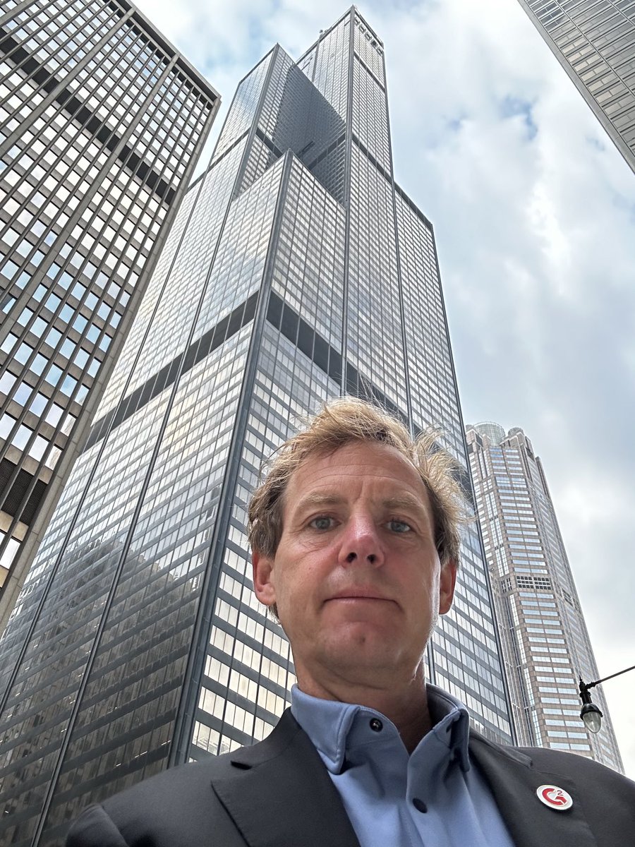 Amp it up ⁦<a href="/G2dotcom/">G2</a>⁩ ready for mid year kickoff and leadership day 💪 in Chicago