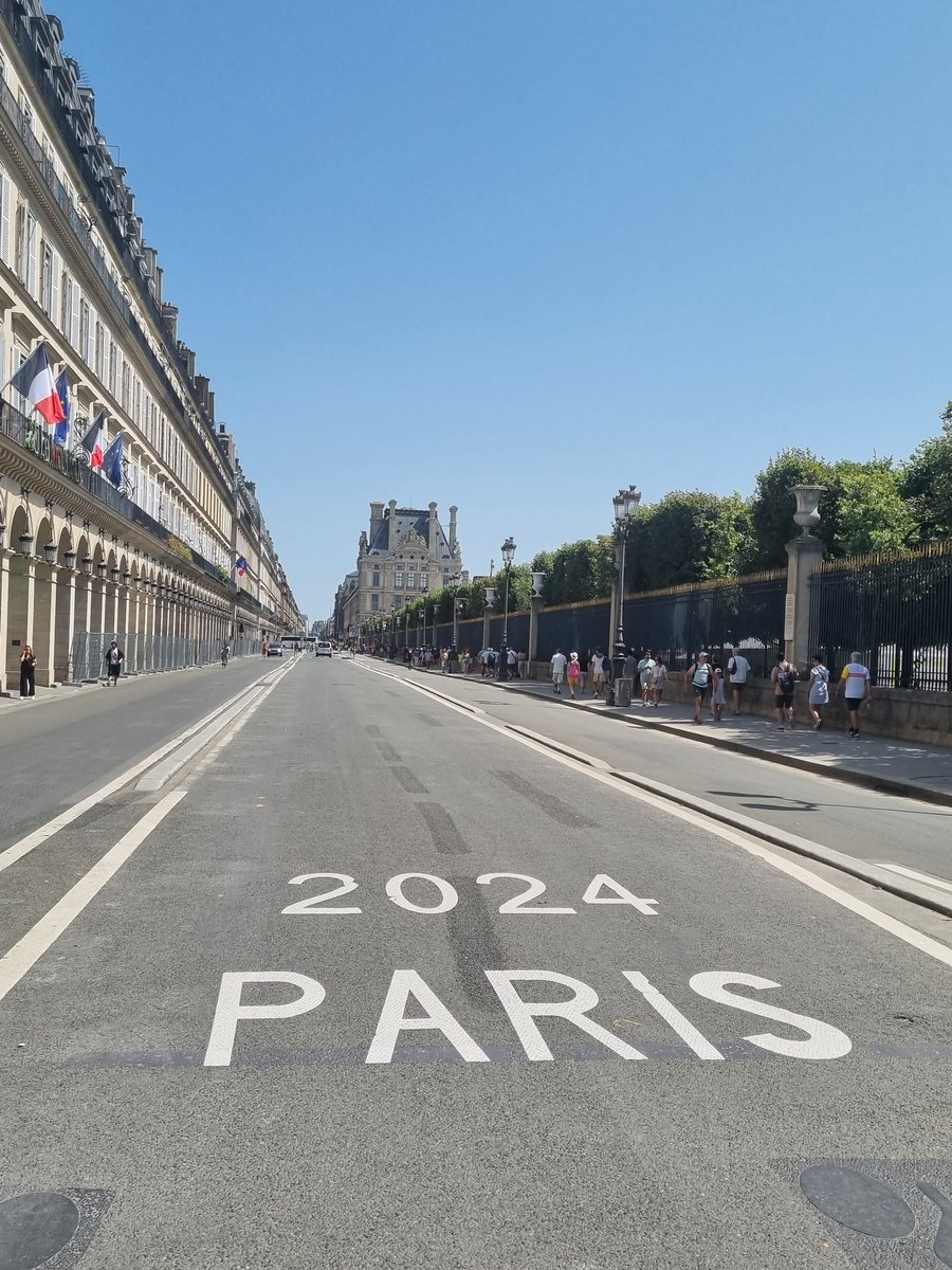 OlivierDeroo's tweet photo. #Paris2024  un vrai succès, rien à dire sur l'accueil, l'organisation, l'ambiance, la propreté, le transport sur les sites olympiques et Paris sans voiture, un régal. Bravo aux organisateurs et aux bénévoles. https://t.co/dtagjvSMs7