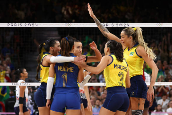 GUTEEB7XIAAL7yp?format=png&name=small