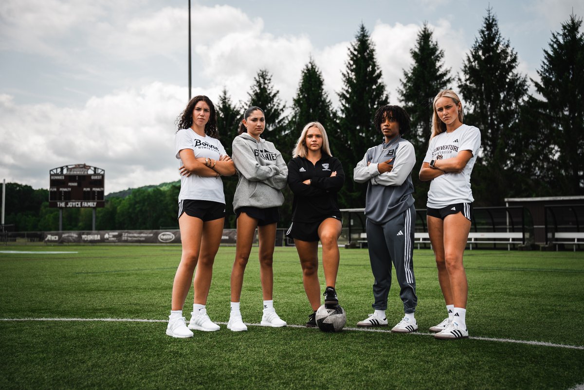 BonniesWSoccer's tweet photo. Looking good in the new gear👀 Special thanks to @Studio4East 

Update your closet with the newest Bonnies apparel using our team store⤵️
https://t.co/0To5nnjKyi

#Unfurl || #Bonnies https://t.co/fjHgRCe5Ns