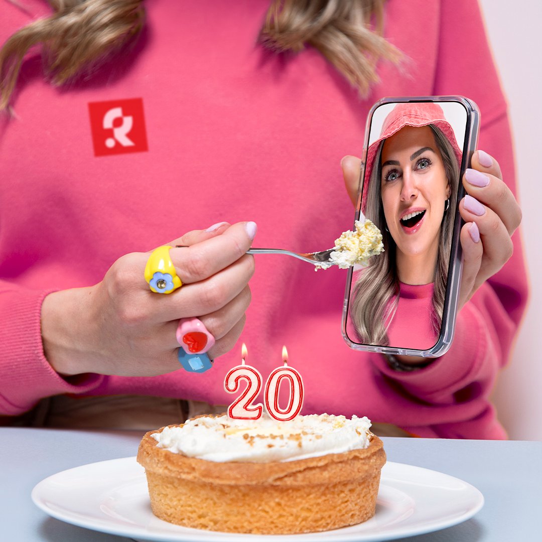 2004. Het jaar dat Jasper en Victor Redkiwi startten. Dat betekent dat Redkiwi dit jaar 20 jaar bestaat. En daar zijn we met z’n allen hartstikke trots op! Ooit begonnen met de positionering ‘Let your website work for you,’ tegenwoordig ‘Be distinctive &amp; make it easy!’