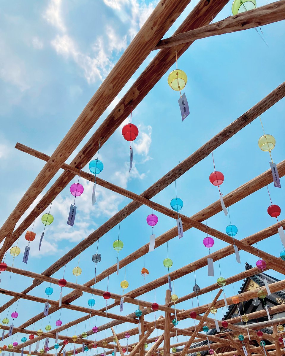 ataiga_0908's tweet photo. Listening to the sound of wind chimes brings a sense of calm and refreshment on a hot summer day. 

#windchimes #relaxation #soothing #cooling #summertradition #hsp #hsshsp #sensitivesoul #soundsofpeace #calmingvibes #japanesesummer #naturesounds #mindfulness #mentalhealth https://t.co/G1V4jMf37a