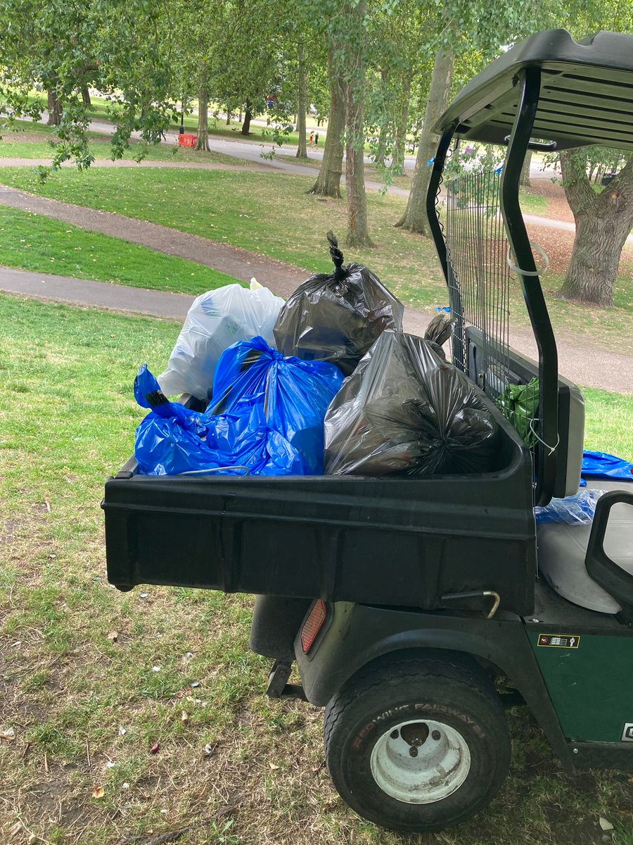 EcoAroundUK's tweet photo. Another big thank you to our volunteers for cleaning up around #FinsburyPark last Saturday. 

#Litterpicking is a great activity to spend time outdoors with like-minded people and focus on the moment while doing something useful for the #community. https://t.co/RcaBHzJrik