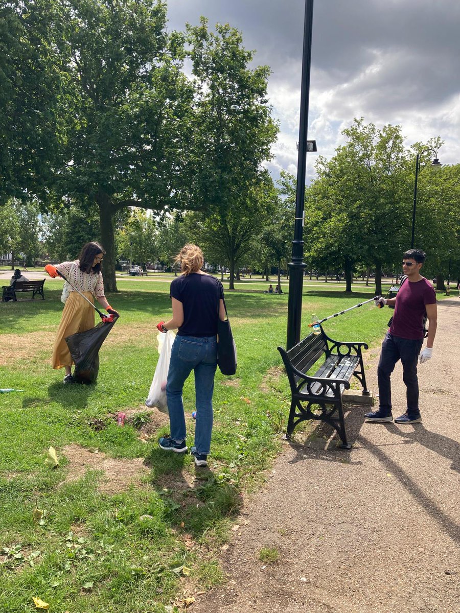 EcoAroundUK's tweet photo. Another big thank you to our volunteers for cleaning up around #FinsburyPark last Saturday. 

#Litterpicking is a great activity to spend time outdoors with like-minded people and focus on the moment while doing something useful for the #community. https://t.co/RcaBHzJrik