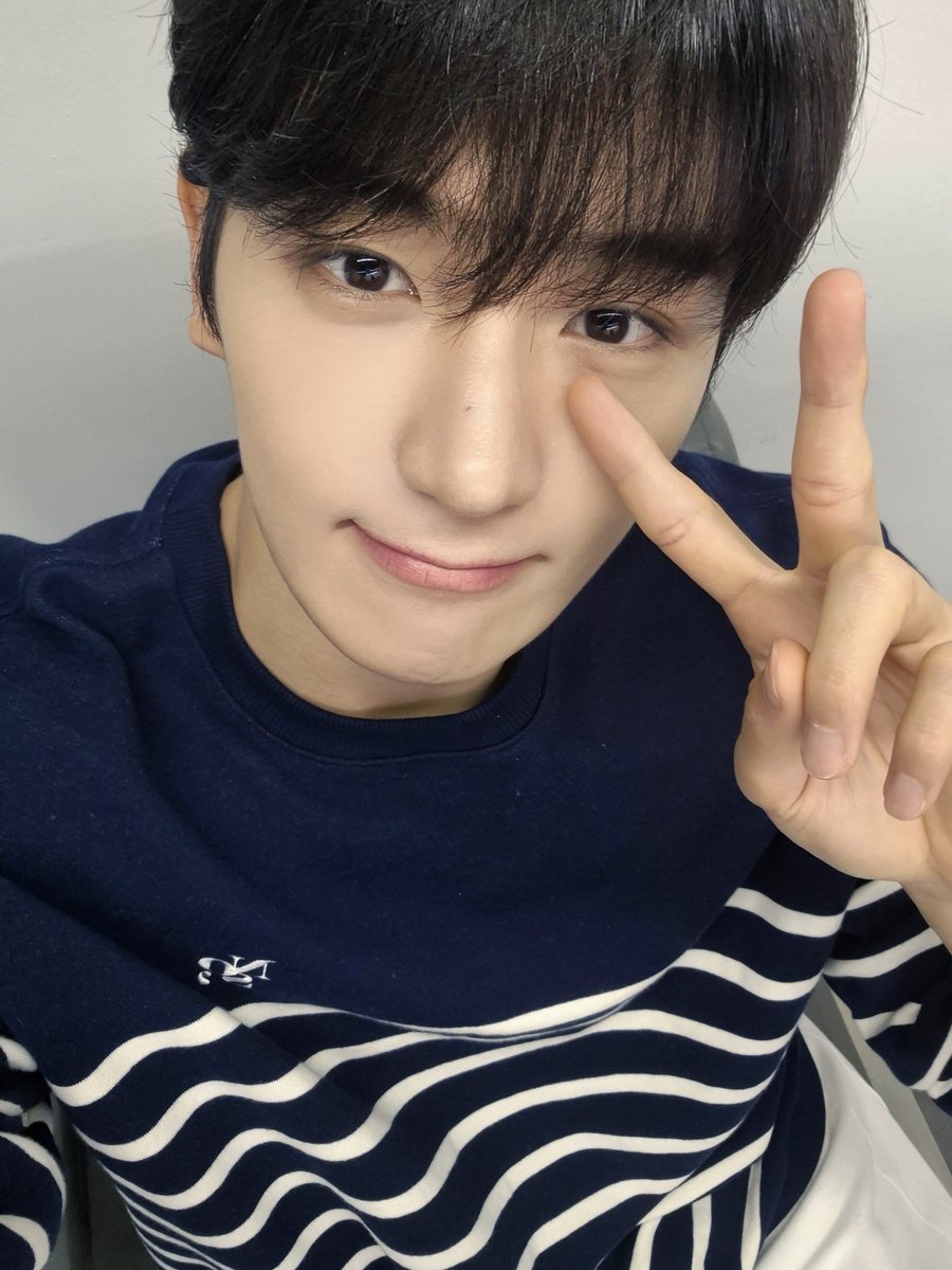 officl_theboyz's tweet photo. [📸] 더보이즈 현재 앰플엔 영상통화 이벤트 완료🫧 앰플엔 답이 있다, 앰플엔의 답은 현재💚

#THEBOYZ #더보이즈
#HYUNJAE #현재 https://t.co/YzHneGtLv0