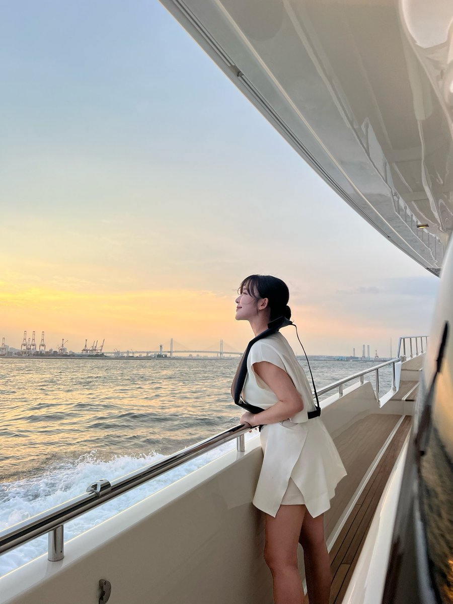 お仕事関係者の方に招待いただき、
cruising🚢⚓️から花火大会🎆
かなみんと一緒に💕👶🏻
#みなとみらい
#横浜花火大会 https://t.co/j496LXQ9ko