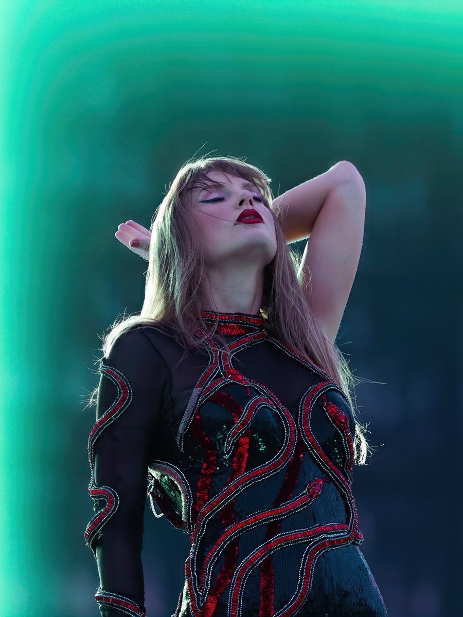 4k_taylorr's tweet photo. #MunichTSTheErasTour https://t.co/5JIlpv9ITA