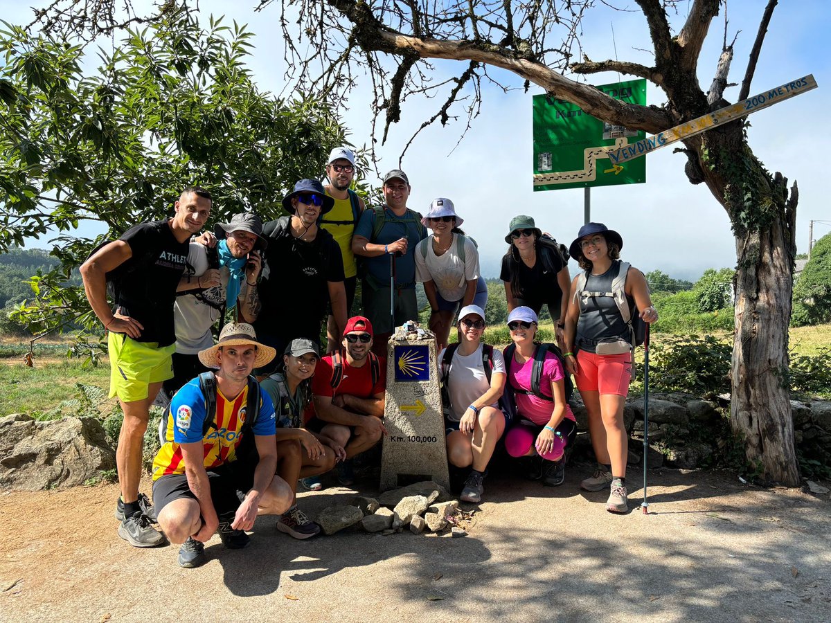 terrades28's tweet photo. Experiència junts als meus❤️🫶🏼 #CaminoDeSantiago #BuenCamino https://t.co/hB44nMxavB