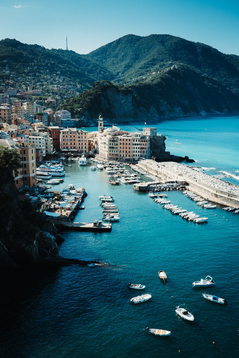 fredrik_ason's tweet photo. Semestern är över för den här gången! Bilderna är från Camogli och Portofino (Italien) 😍. Men nu är det dags att damma av kamerorna. Batterierna är laddade inför en ny bandysäsong, ser oerhört mycket fram emot det! Första bandyresan redan i slutet av den här veckan! https://t.co/yV5gAq8zlT