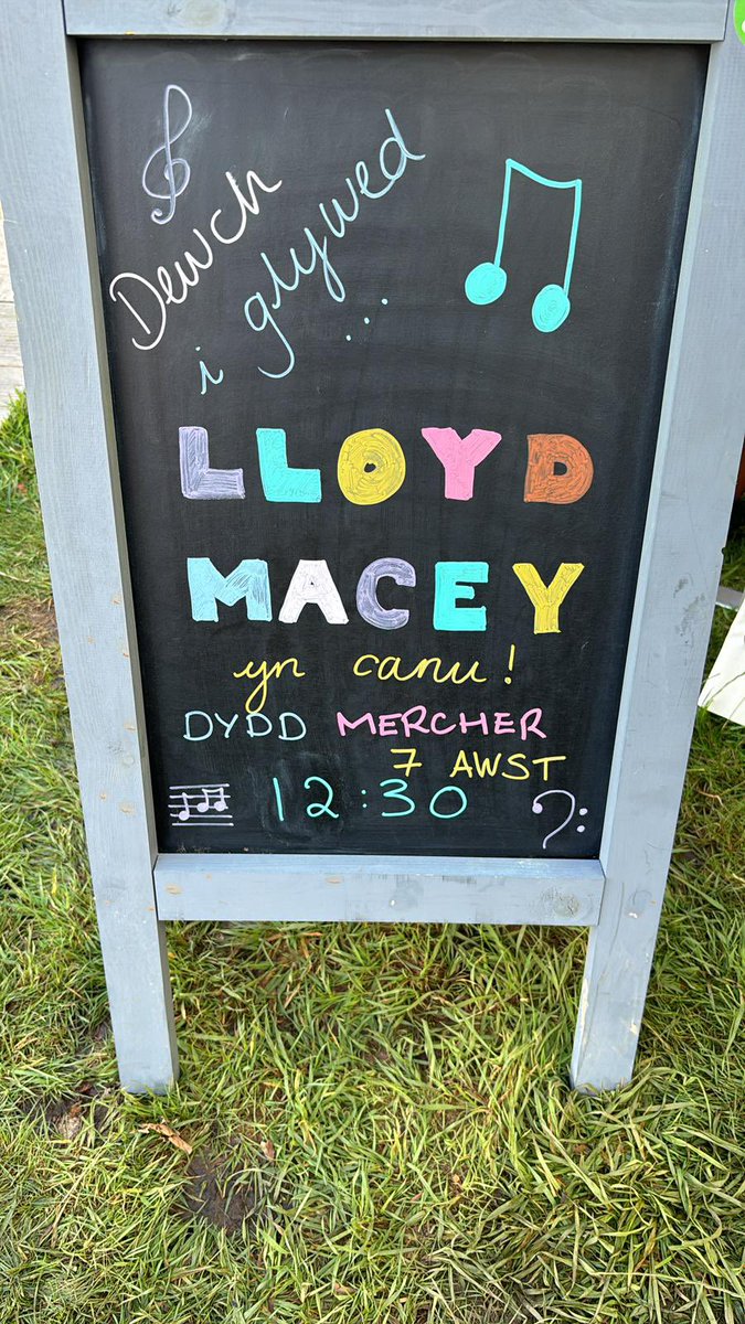 Academi Arweinyddiaeth - Leadership Academy (@naelcymru) on Twitter photo Rydym yn edrych ymlaen at gael <a href="/LloydMacey1/">Lloyd Macey</a> yn canu yn ein stondin yfory am 12:30pm!
Dewch i ymuno â ni os ydych chi'n mynychu'r <a href="/eisteddfod/">eisteddfod</a> yfory!
#AcademiArweinyddiaeth
<a href="/cymwysterau_cym/">Cymwysterau Cymru</a> Rydym yn edrych ymlaen at gael <a href="/LloydMacey1/">Lloyd Macey</a> yn canu yn ein stondin yfory am 12:30pm!
Dewch i ymuno â ni os ydych chi'n mynychu'r <a href="/eisteddfod/">eisteddfod</a> yfory!
#AcademiArweinyddiaeth
<a href="/cymwysterau_cym/">Cymwysterau Cymru</a>